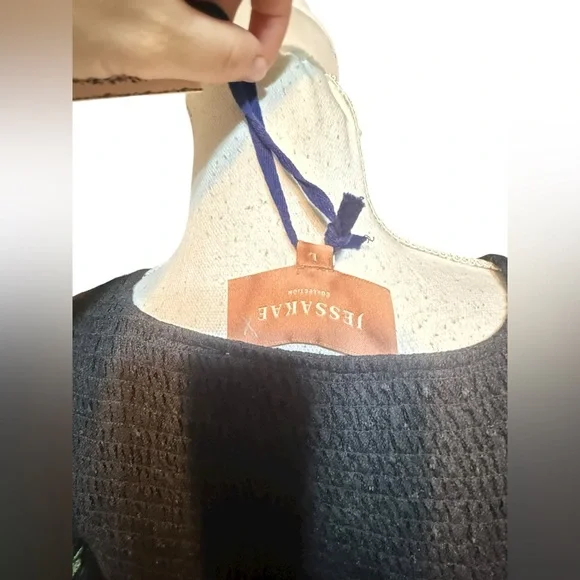 JessaKae NWT Clara Embroidered Shortsleeve Dress size large - Picture 5 of 6